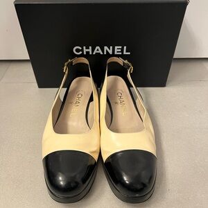 Chanel vintage patent leather shoes size 38.5